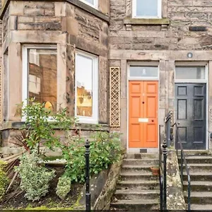  Apartment Holyrood Park: Lush & Arty 2 Double Bed Flat
